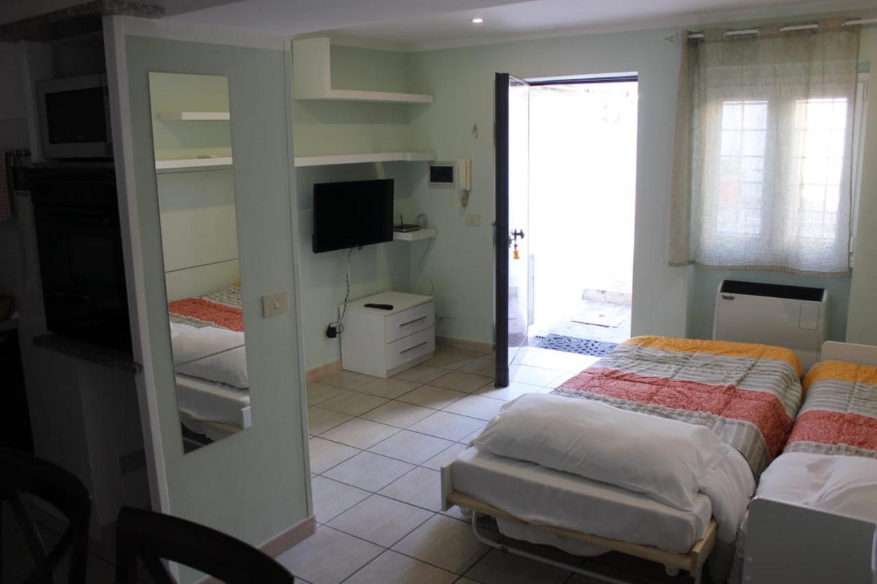 Relais Maria Luisa Locazione Turistica Di Simona Capaccio Bed & Breakfast ฟิวมิชีโน ภายนอก รูปภาพ